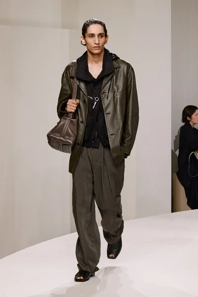 Look 33
